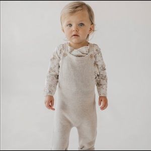 Jamie Kay Alex romper oatmeal fleck size 3Y. Worn once. Excellent Condition.